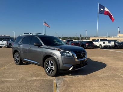 Used 2024 Nissan Pathfinder Platinum