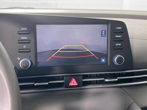 Used 2023 Hyundai Elantra SEL image 13