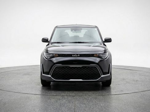 Used 2025 Kia Soul LX w/ LX Technology Package image 2