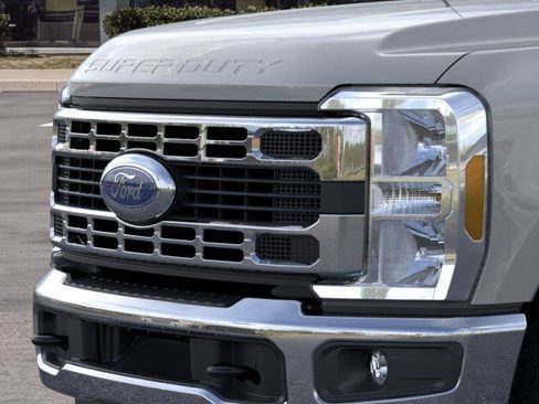 New 2026 Ford F250 XLT w/ FX4 Off-Road Package AWD/4WD image 17