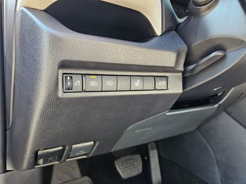 Used 2025 Toyota RAV4 XLE image 21