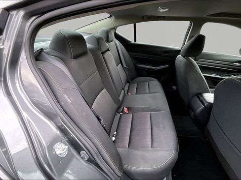 Used 2024 Nissan Altima 2.5 SV w/ SV Premium Package image 17