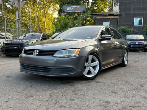 Used 2014 Volkswagen Jetta SE FWD image 4