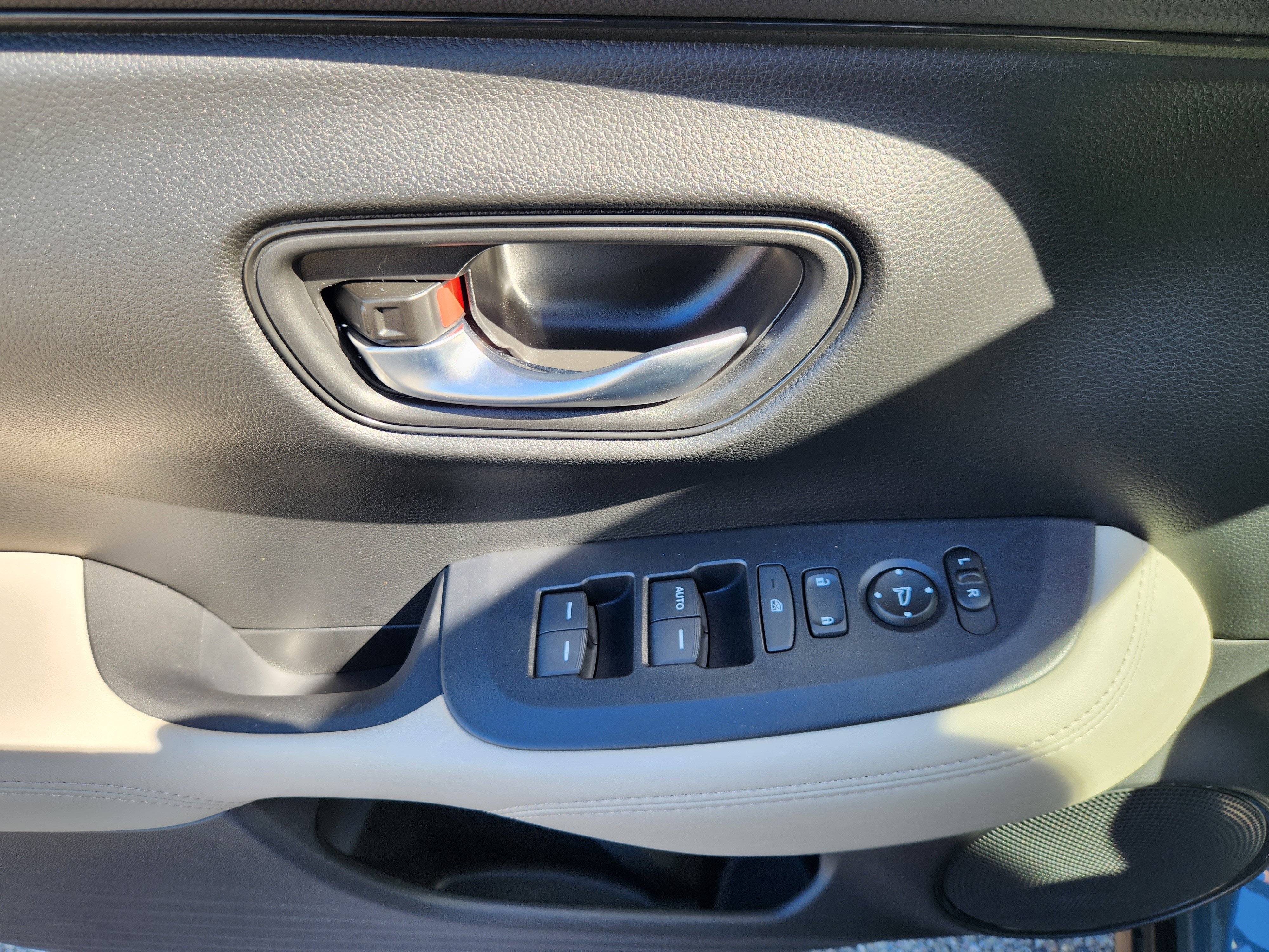 Certified 2027 Honda HR-V LX image 16