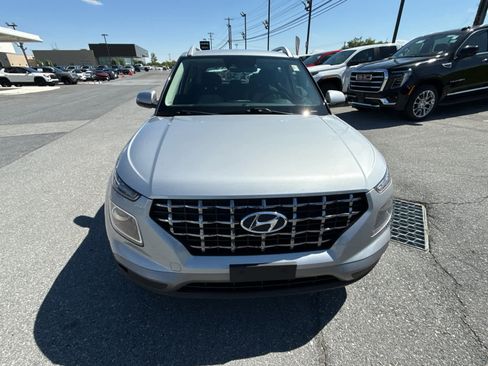 Used 2021 Hyundai Venue SEL FWD image 19