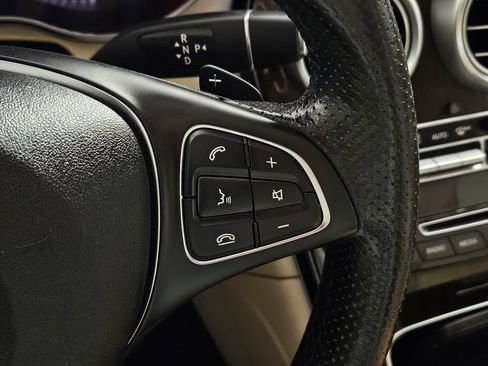 Used 2019 Mercedes-Benz GLC 300 4MATIC w/ Premium Package image 17