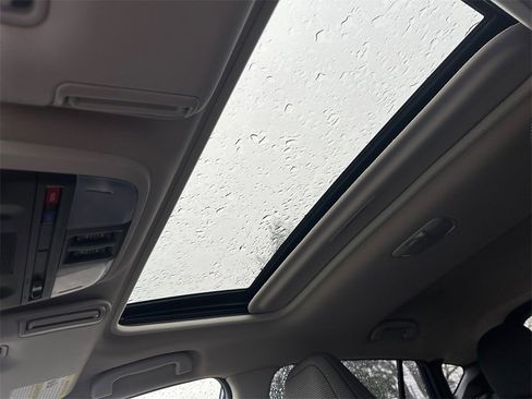 Certified 2024 Subaru Crosstrek 2.0i Premium image 20