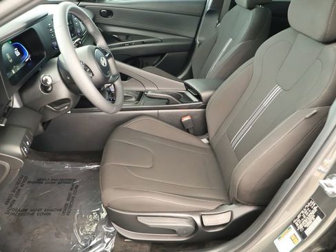 Used 2025 Hyundai Elantra Sport image 24