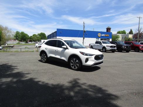 Used 2024 Ford Escape Platinum AWD/4WD image 8