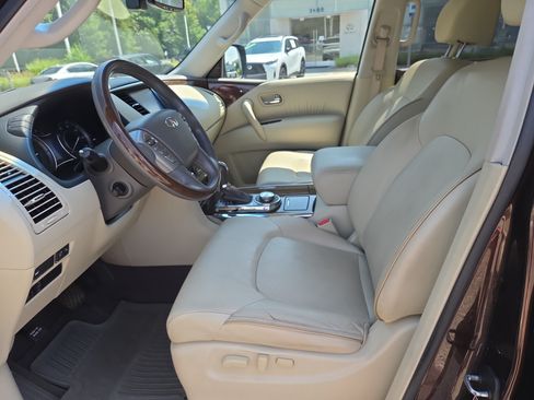 Used 2017 INFINITI QX80 4WD w/ Driver Assistance Package image 5