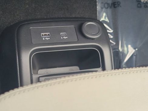 Certified 2024 Nissan Ariya FWD image 28