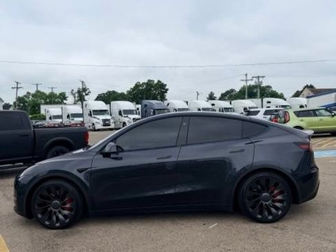 Used 2024 Tesla Model Y Performance AWD/4WD image 2