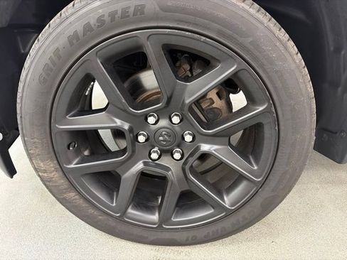 Used 2023 RAM 1500 Laramie AWD/4WD image 25