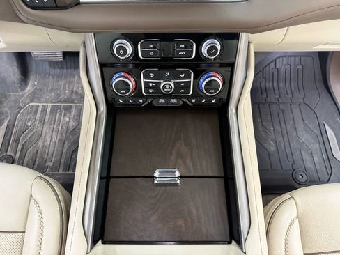 Used 2023 GMC Yukon Denali image 28