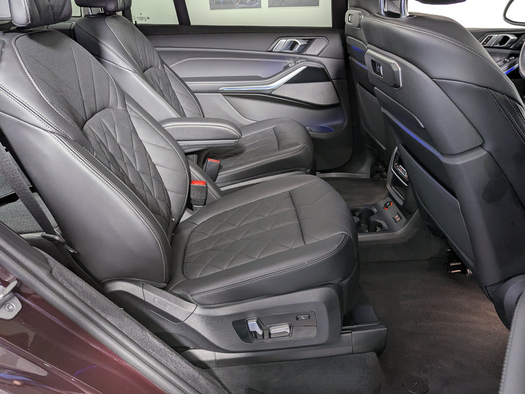Certified 2024 BMW X7 xDrive40i w/ Executive Package AWD/4WD image 49