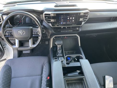 Used 2022 Toyota Tundra SR5 w/ SR5 Convenience Package image 15