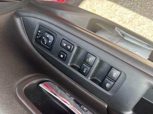 Used 2016 Mitsubishi Outlander SE image 12