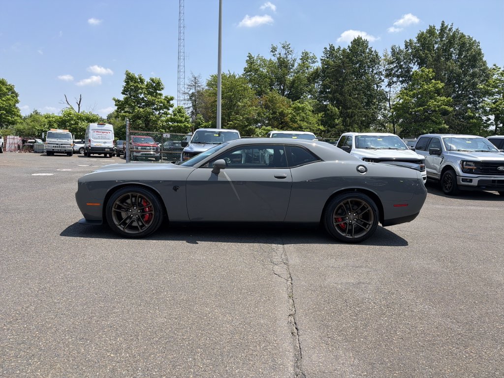 Used 2023 Dodge Challenger SRT Hellcat w/ Driver Convenience Group RWD image 2