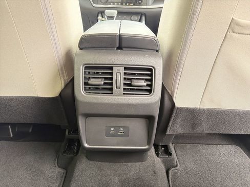 Used 2023 Nissan Rogue SV image 22