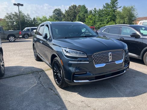 Used 2022 Lincoln Aviator Reserve w/ Equipment Group 201A AWD/4WD image 3