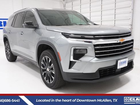 New 2026 Chevrolet Traverse LT w/ Sun and Wheel Package FWD image 3