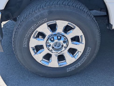 Used 2017 Ford F350 Lariat w/ Lariat Ultimate Package AWD/4WD image 14