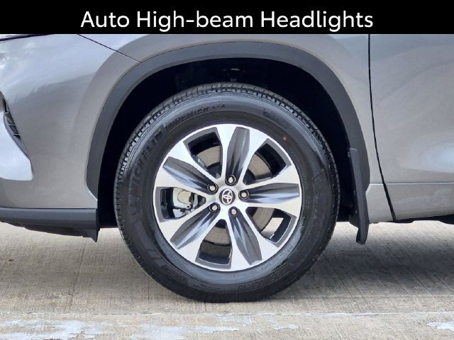 Certified 2026 Toyota Highlander XLE AWD/4WD image 11