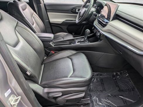 Used 2024 Jeep Compass Limited image 19