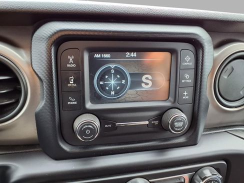 Used 2019 Jeep Wrangler Unlimited Sport S image 7