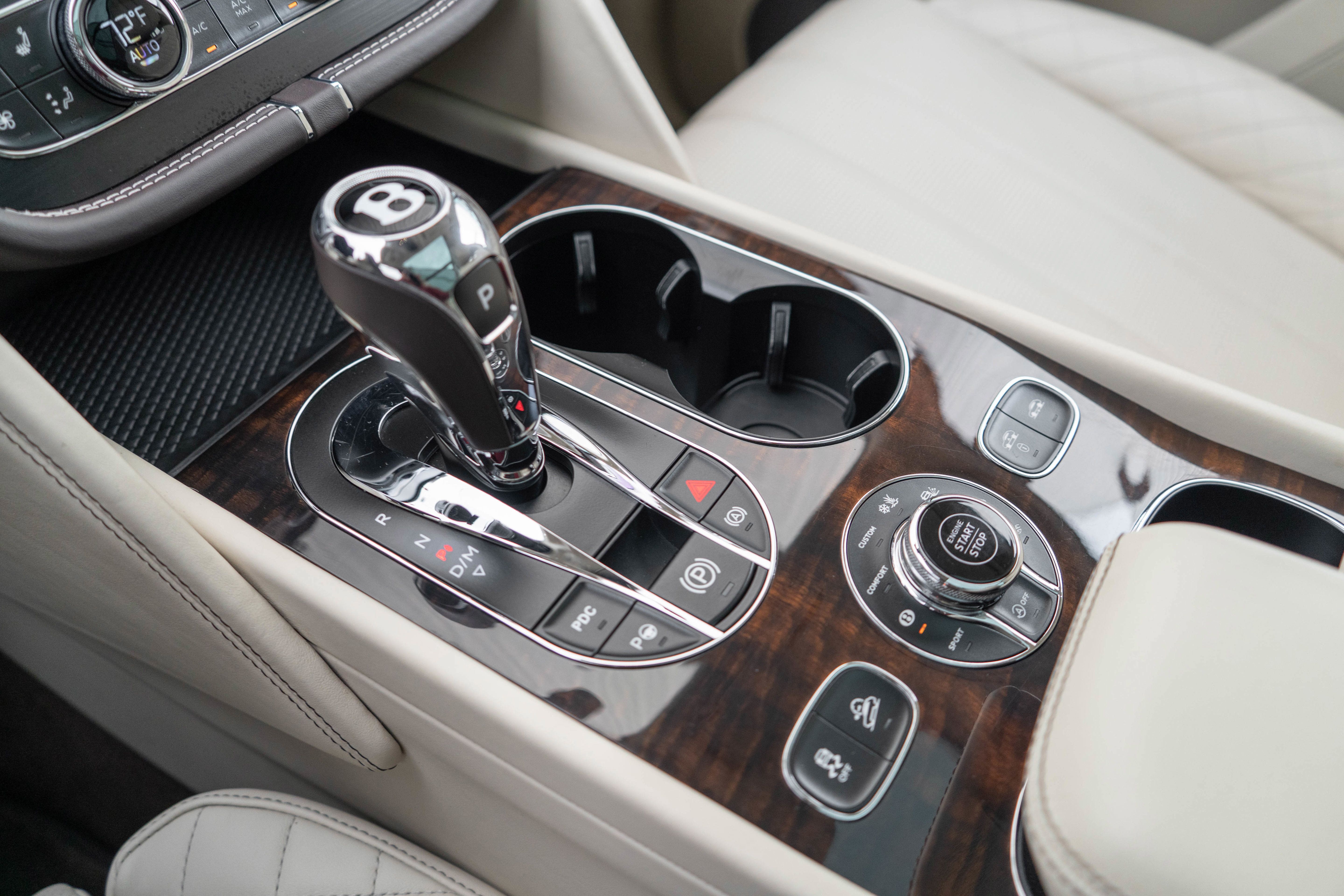 Used 2017 Bentley Bentayga AWD/4WD image 23