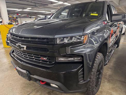 Certified 2021 Chevrolet Silverado 1500 LT Trail Boss w/ Convenience Package II AWD/4WD image 2