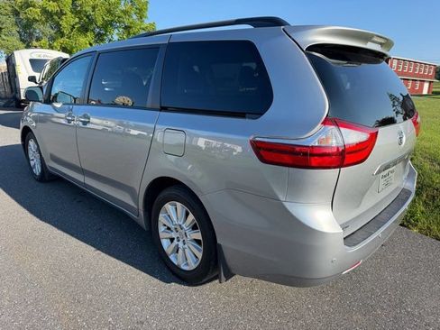 Used 2016 Toyota Sienna XLE Premium AWD/4WD image 3