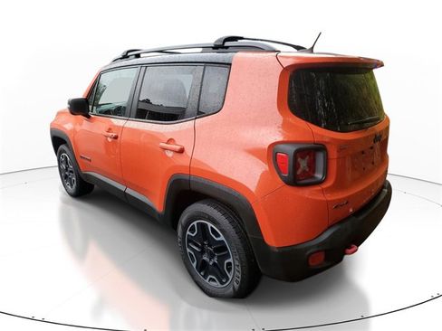 Used 2015 Jeep Renegade Trailhawk image 4