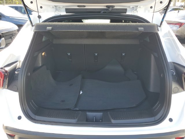 Used 2026 Chevrolet Trax RS FWD image 27
