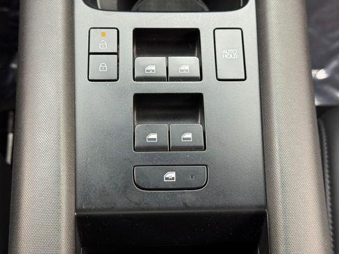 Used 2024 Hyundai Ioniq 6 Limited image 31