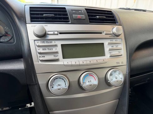 Used 2010 Toyota Camry SE FWD image 25