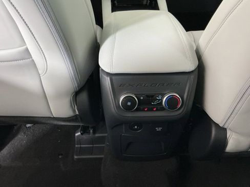 New 2026 Ford Explorer Platinum w/ LUX Leather Package image 29