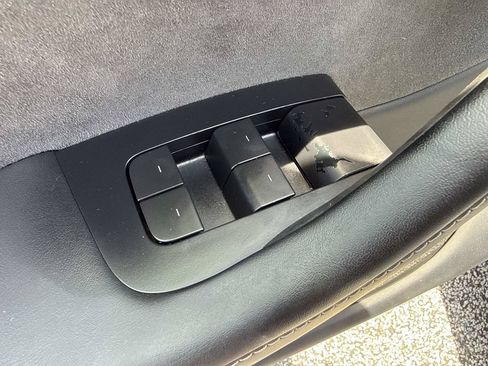Used 2023 Tesla Model Y Long Range AWD/4WD image 20