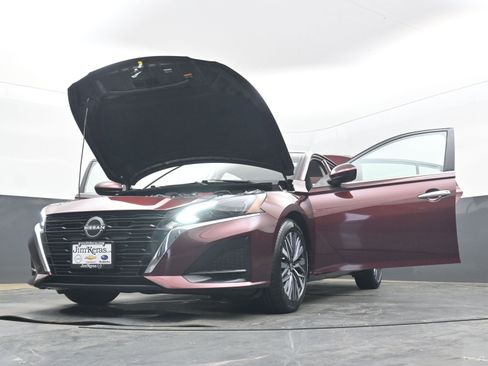 Used 2023 Nissan Altima 2.5 SV image 40