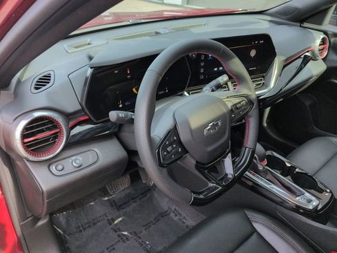 Certified 2025 Chevrolet Trax RS w/ Sunroof Package image 10