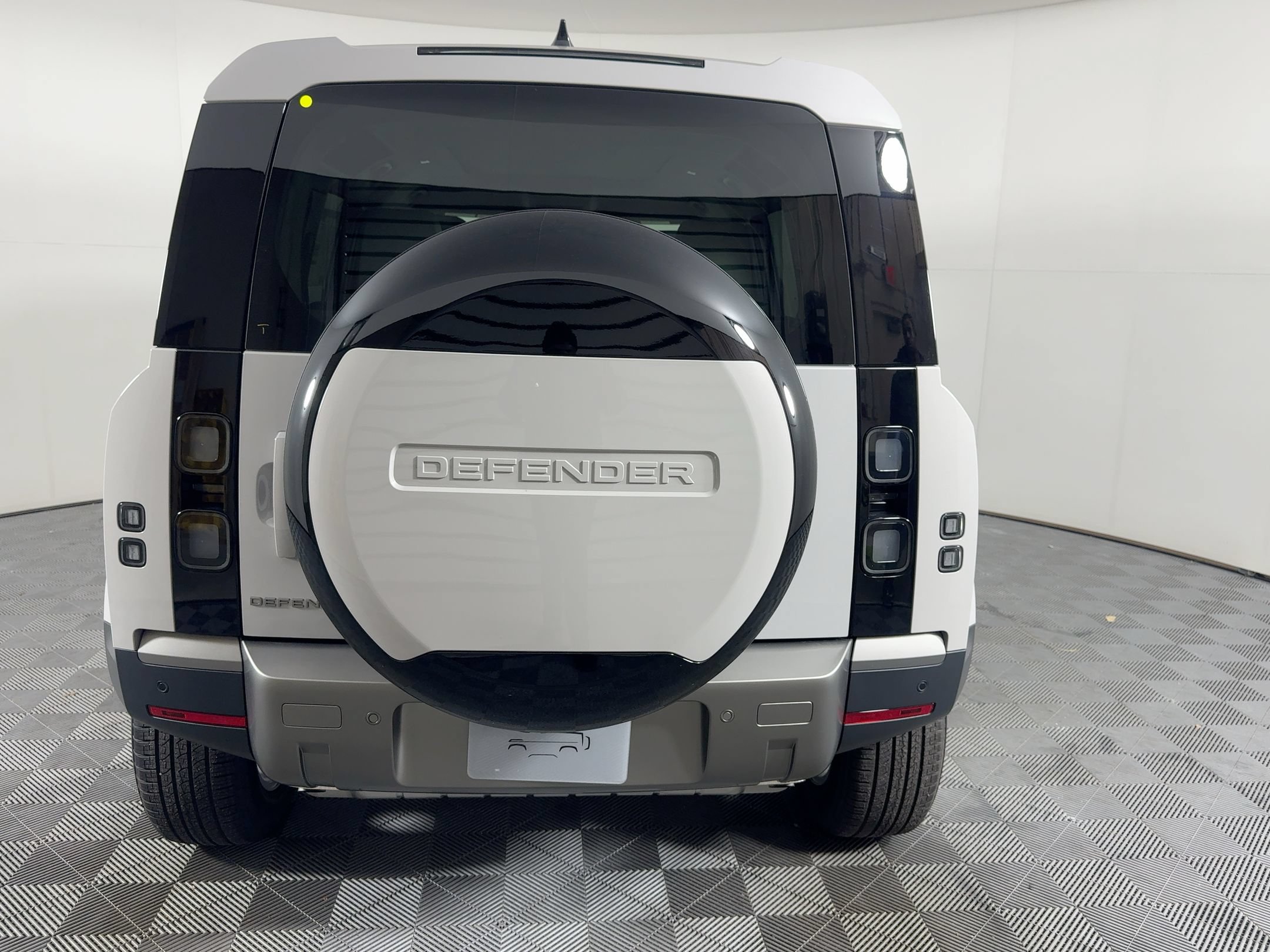 Used 2026 Land Rover Defender 110 S AWD/4WD image 10
