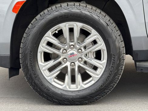 Used 2022 GMC Yukon XL SLT w/ SLT Premium Package AWD/4WD image 29