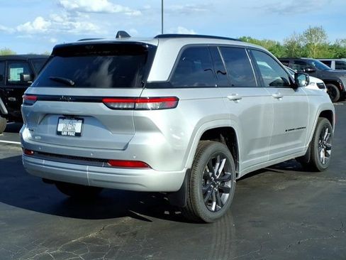 New 2026 Jeep Grand Cherokee Limited AWD/4WD image 17