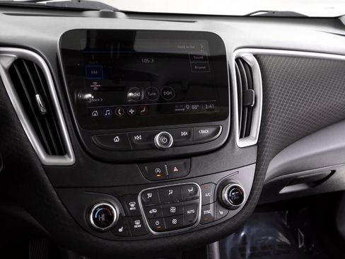 Used 2022 Chevrolet Malibu LT image 17