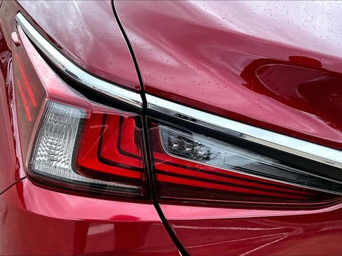 Certified 2021 Lexus ES 350 Ultra Luxury image 28