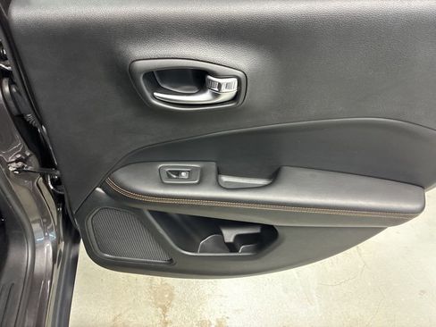 Used 2019 Jeep Compass Limited w/ Premium Lighting Group image 11