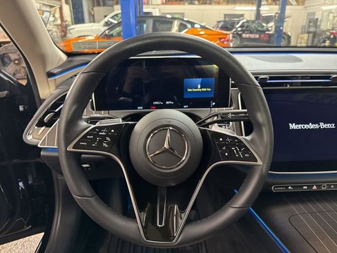 Used 2025 Mercedes-Benz E 350 4MATIC Sedan image 14