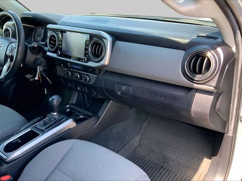 Used 2021 Toyota Tacoma SR5 RWD image 17