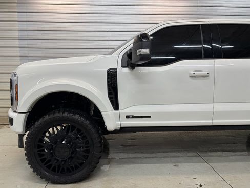 Used 2025 Ford F450 Platinum image 3