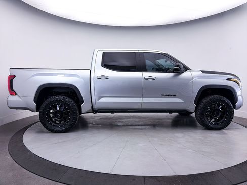 Used 2024 Toyota Tundra Limited AWD/4WD image 43
